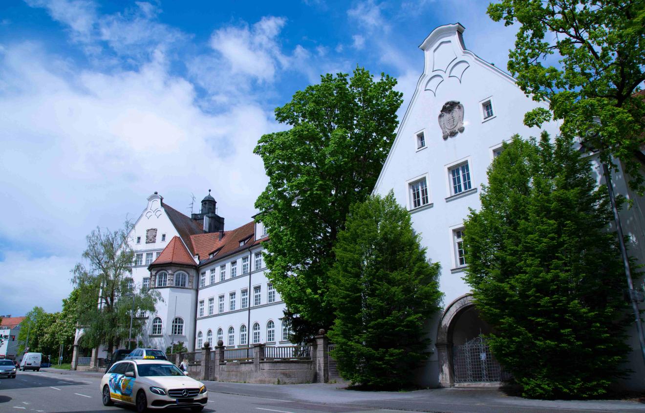 Die Jakob-Sandtner-Realschule in Straubing. Foto: Christoph Koeck