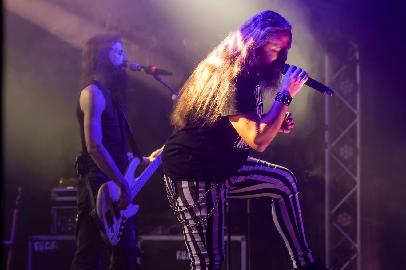 Daniel zeigt Emotionen beim Singen.