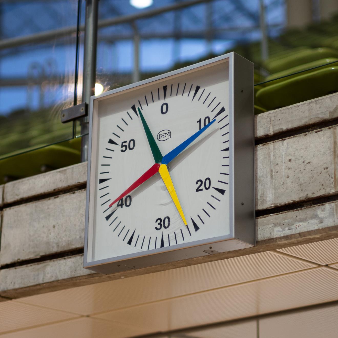 Eine Uhr, die speziell im Schwimmsport genutzt wird. 