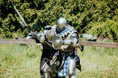 Stahl gegen Stahl, Körper gegen Rüstung