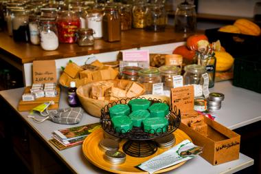 Auslage im Eingang des Unverpacktladens