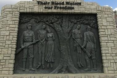 Genozid-Denkmal vor der Alten Feste in Windhoek
