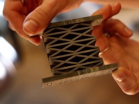 Ein Bild von einer Struktur, die im 3D-Drucker erstellt wurde.